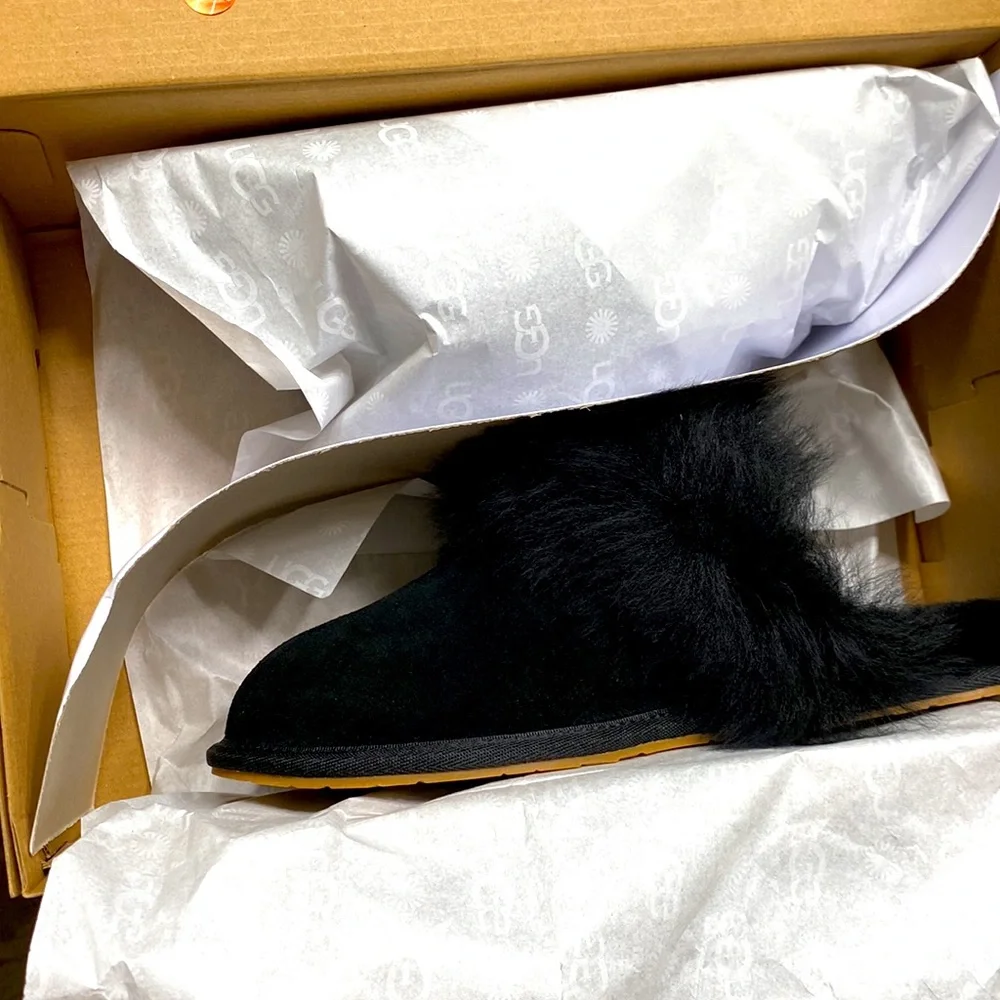 UGG SLIPPERS Size 7 - Picture 2 of 4